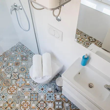 Wind Rose ゲストハウス スプリト